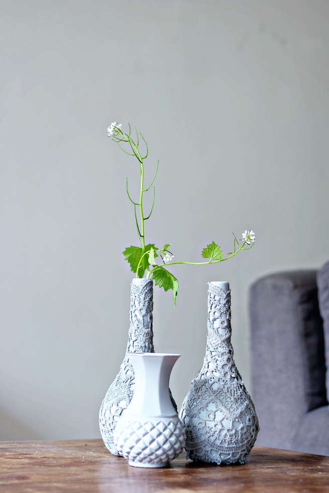 DIY | UPCYCLING LACE VASES