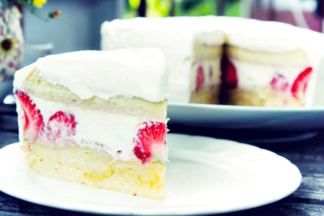 RECIPE | Strawberry Cream Cake