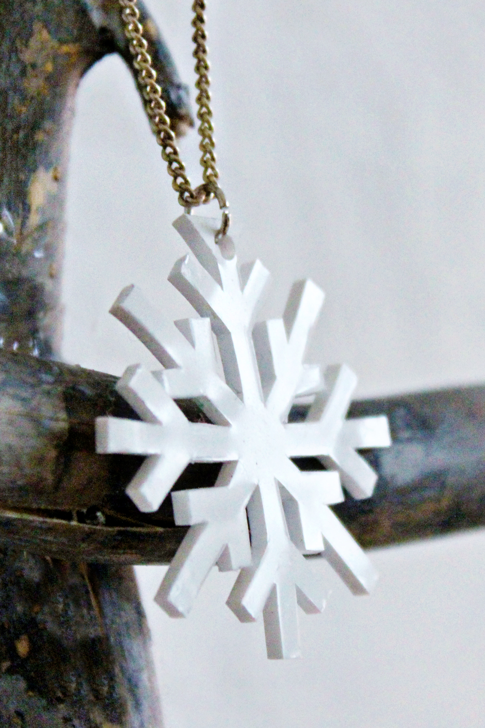 DIY  Shrink Plastic Snowflake Necklace