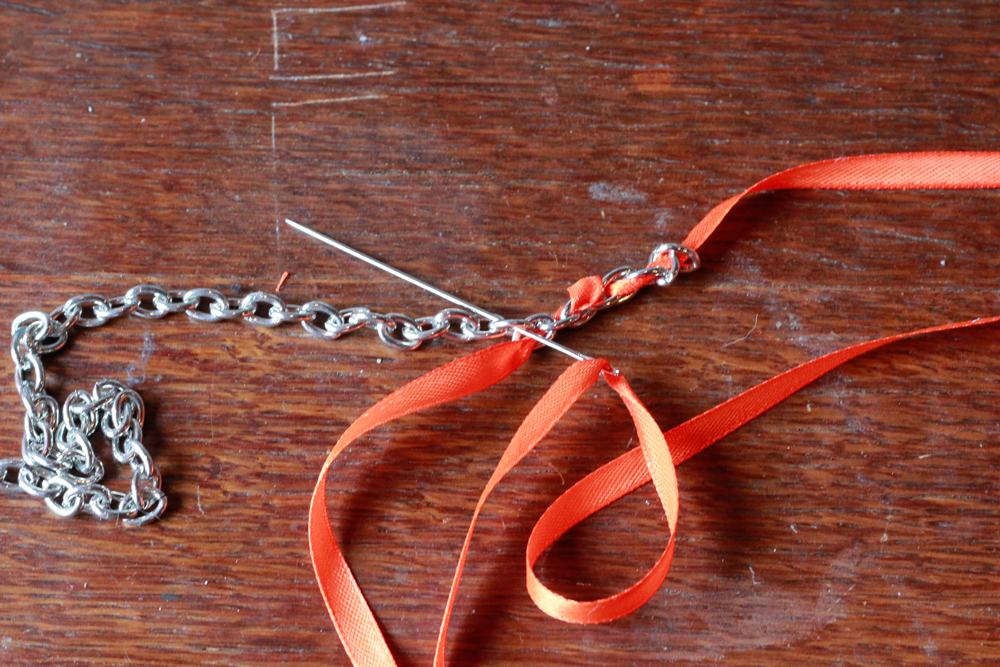 DIY | Pom Necklace