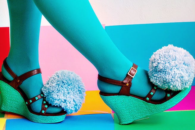 DIY | Pom Shoes