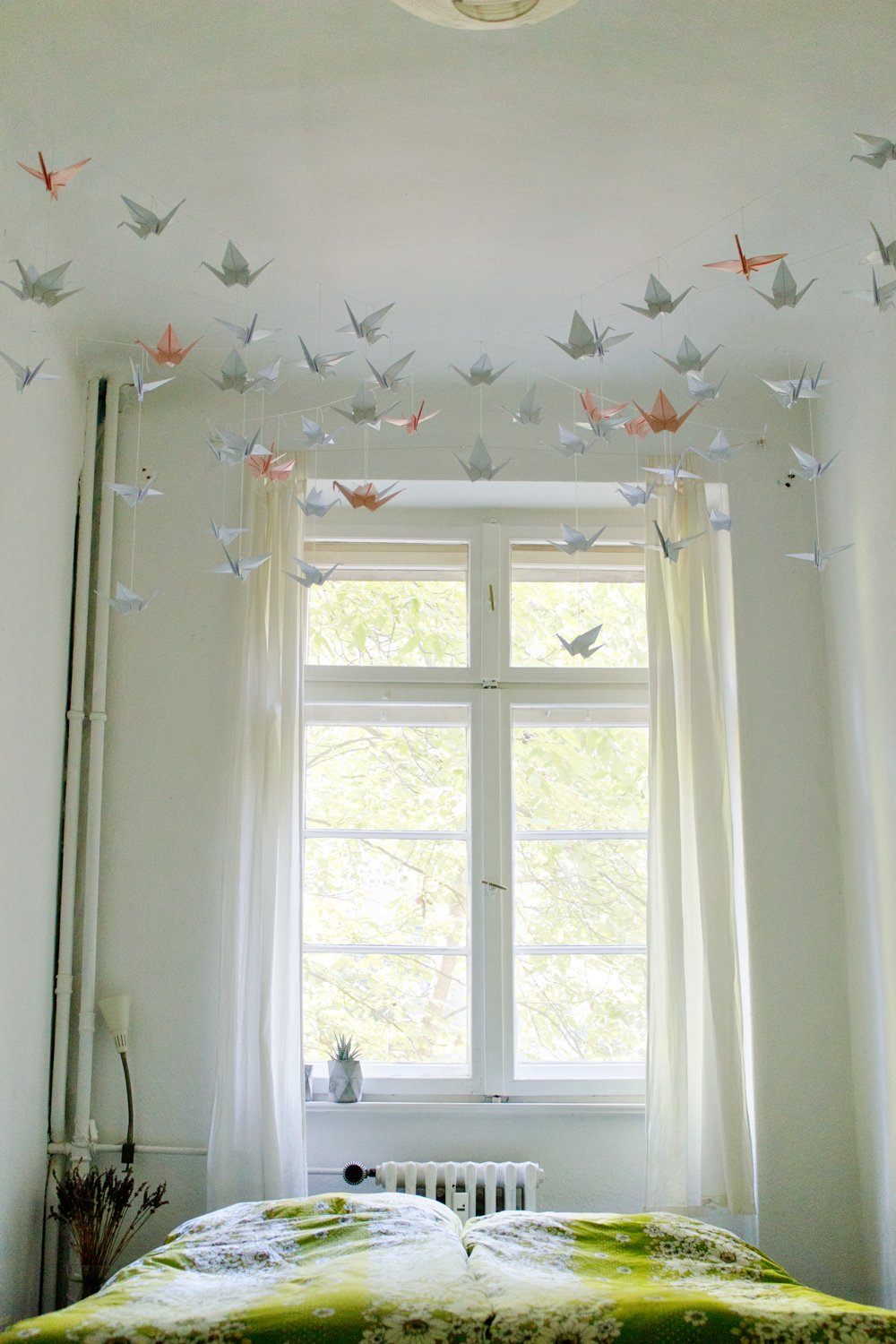 DIY | Renters-Friendly Origami Ceiling Decoration