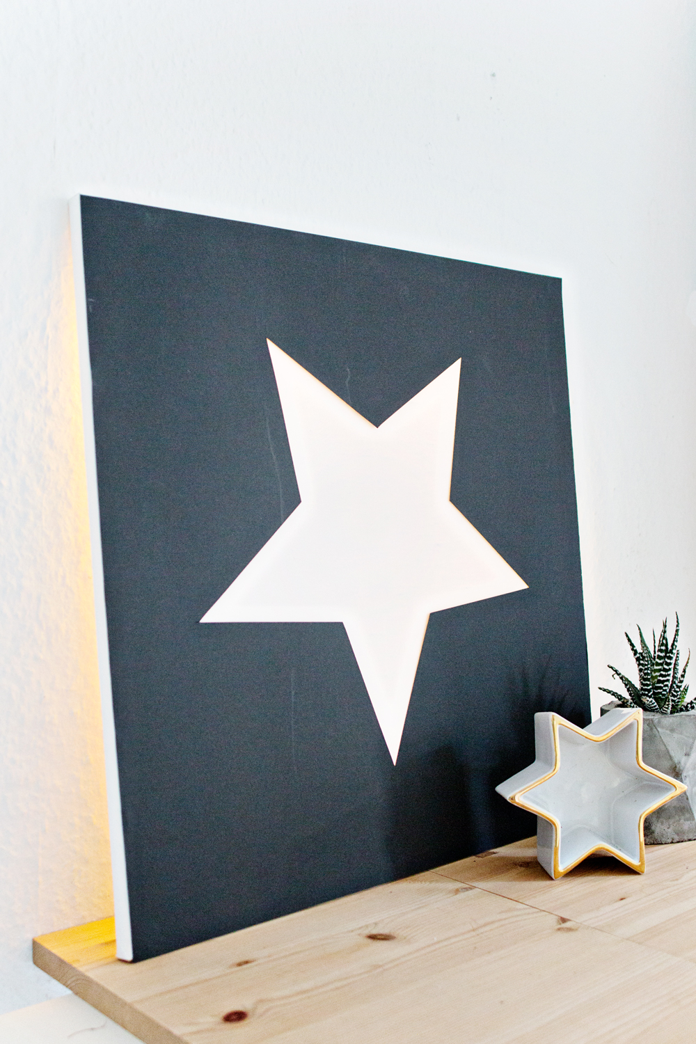 DIY | Canvas Cutout Star Light
