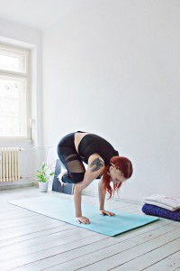RESOLUTIONS | How I Went From Baby Spice to Sporty Spice with Yoga