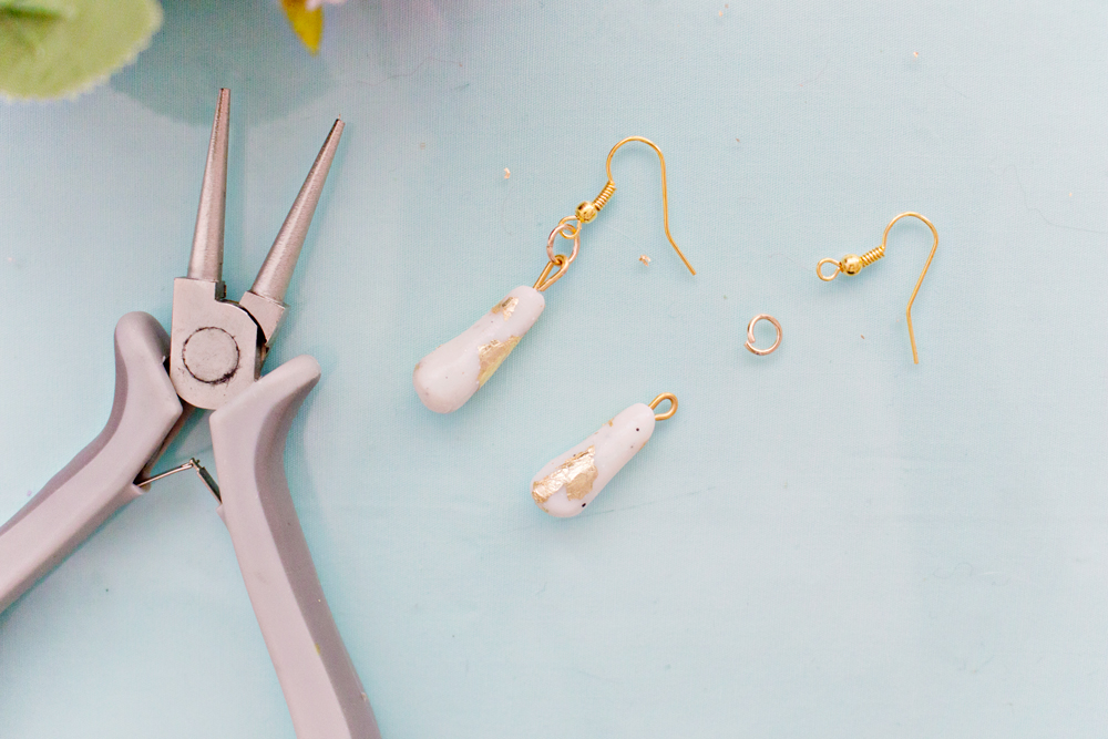 JEWELRY DIY | Gold Leaf Teardrop Earrings 